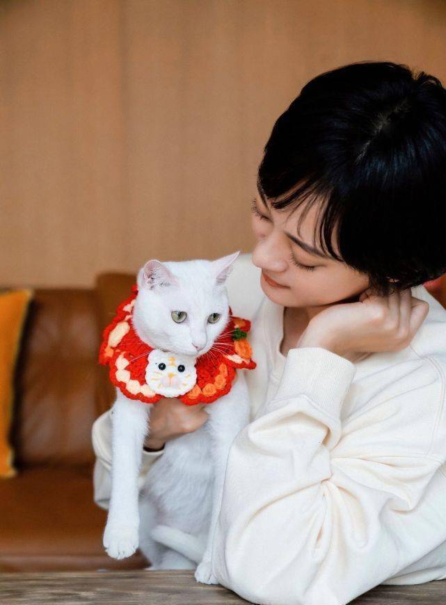 孙俪新年"全家福"好特别!