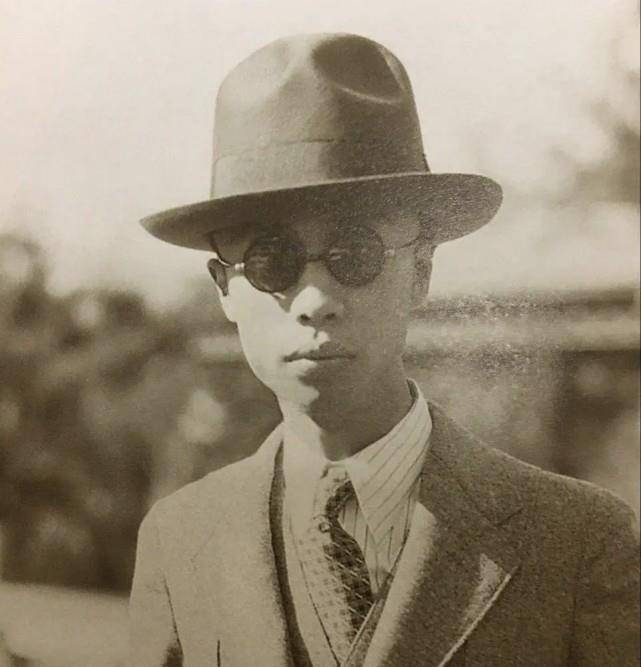 溥仪死前一只眼未闭合,回光返照主动求救,妻子:曾半