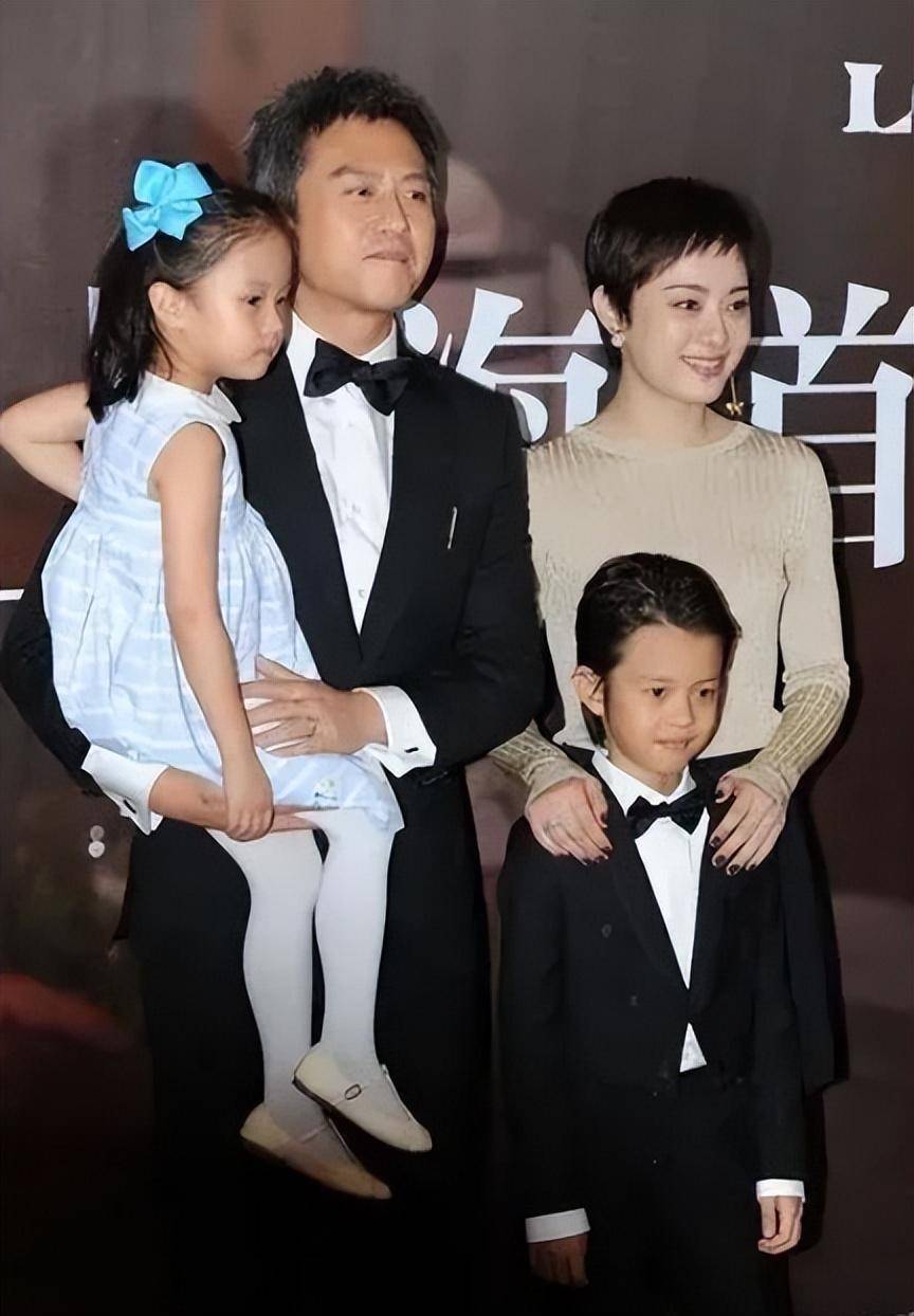 孙俪一家走红毯!