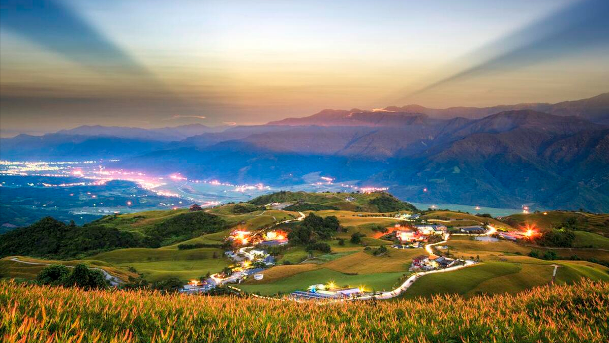 花莲县,坐落于台湾东海岸,是一个被自然奇观环绕的美丽县城.