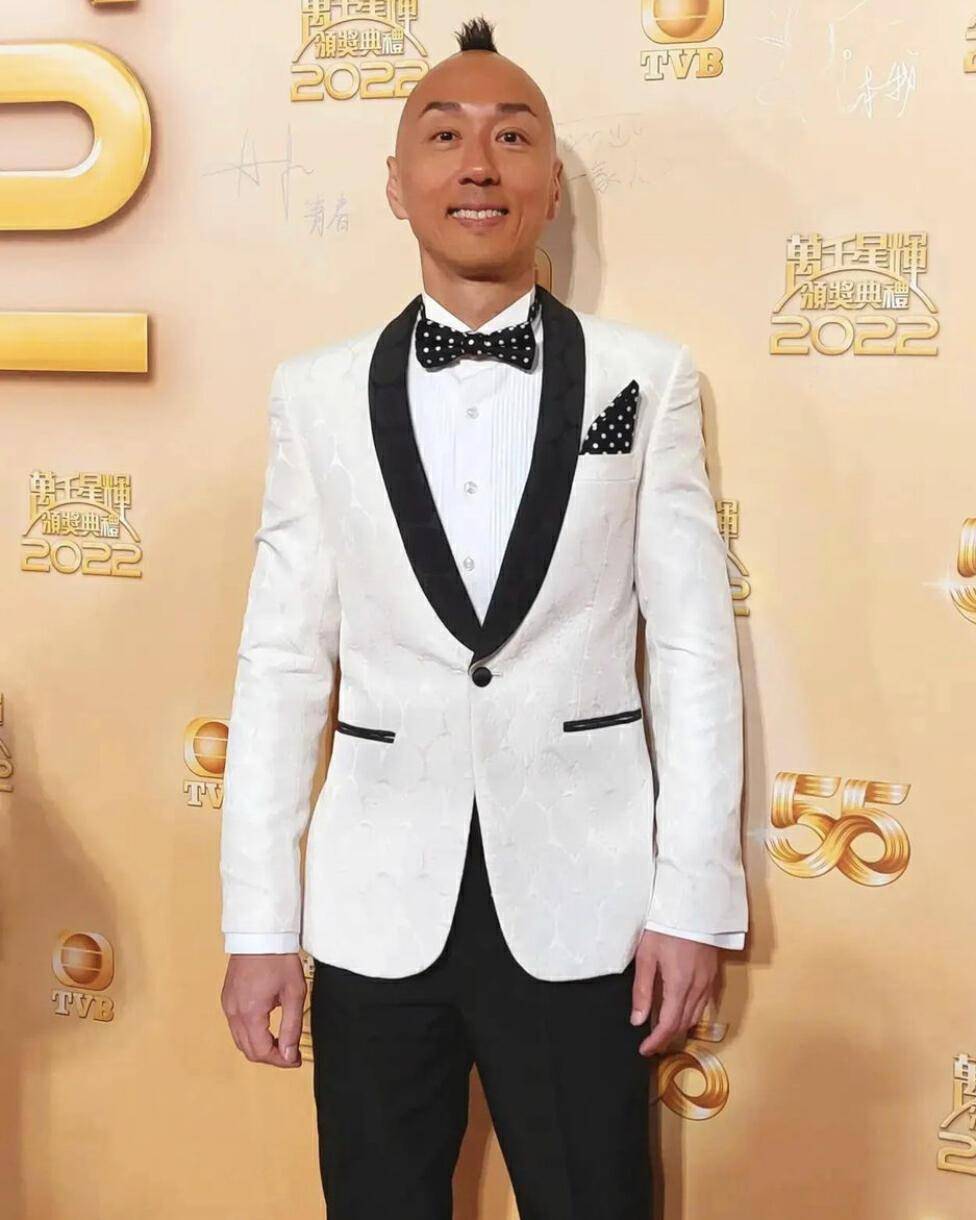 原创tvb绿叶戴耀明入行多年首次有感情戏去年提名最佳男配感惊讶