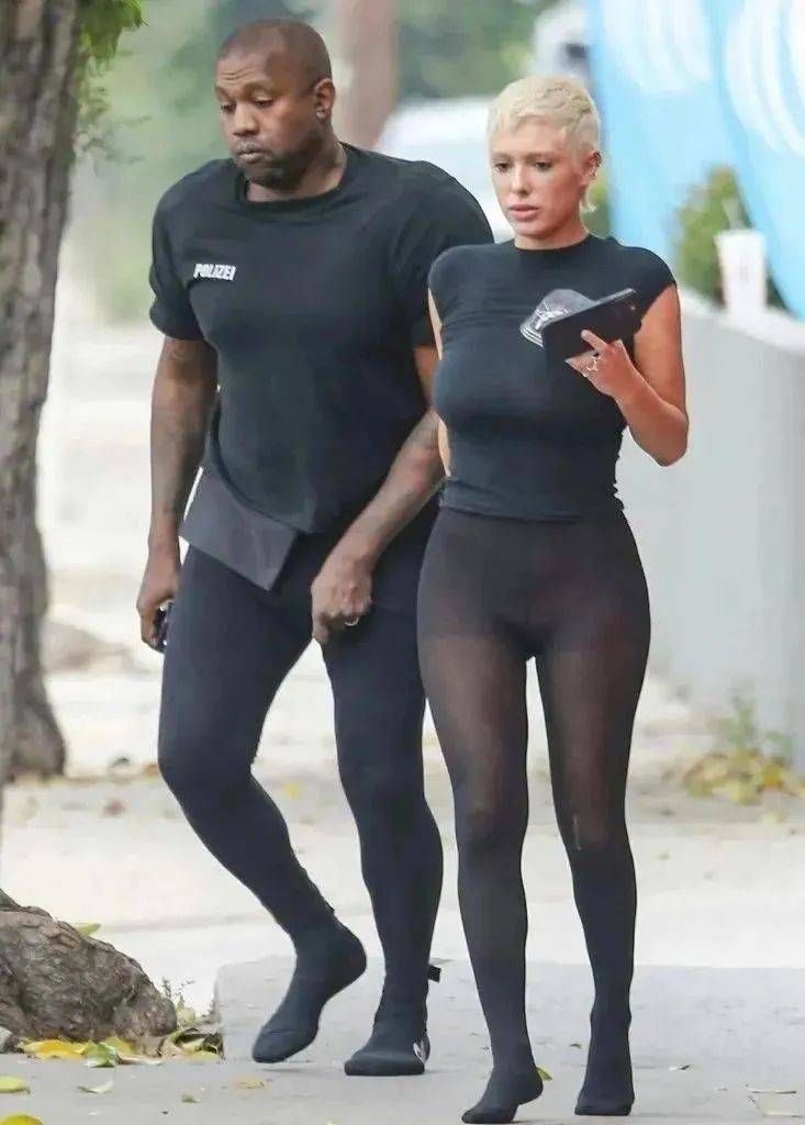 原创侃爷新欢bianca的惊人穿衣风格引发热议