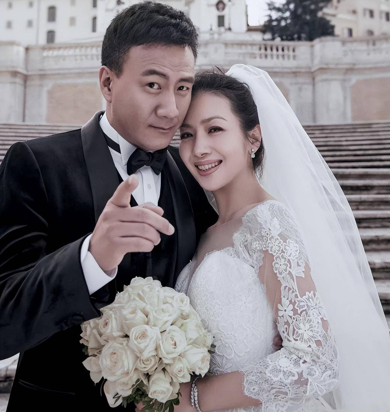 原创演员卢芳胡军娶我后家庭事业两头旺能生儿子要谢谢刘嘉玲