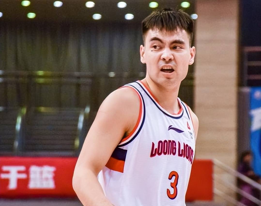 原帅经历一场补赛找回手感,在贾明儒的强势冲击下,全明星三分大赛2度