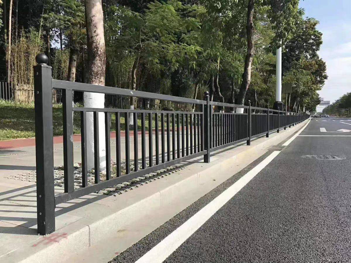 市政交通护栏生产厂家_车辆_道路_行人