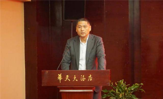 湖南最低调的隐形富豪:坐拥15000家小卖部,靠服务穷人赚大钱_岳立华