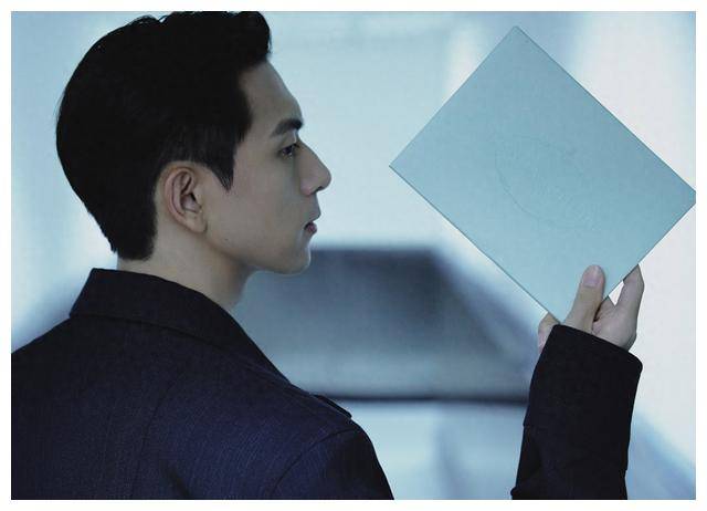 杨天真力荐:李现拥有颜值身材男一号般完美!_网友_五官_明星