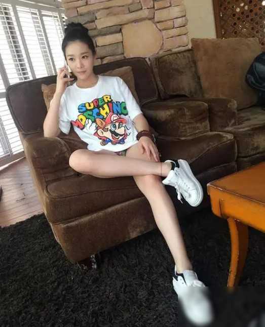 出道十五年零绯闻,美貌不输李小冉,被张嘉译捧了四次终于火了_维维