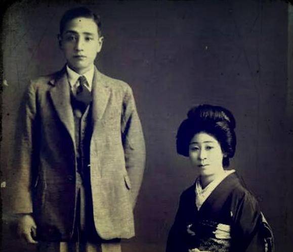 原创民国渣男翘楚胡兰成在同学家吃干抹净却让张爱玲为其花钱摆平