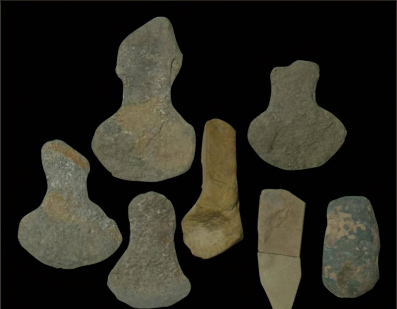 原创女儿带着父亲3000元买的罐子去鉴定专家看到后说这是国宝