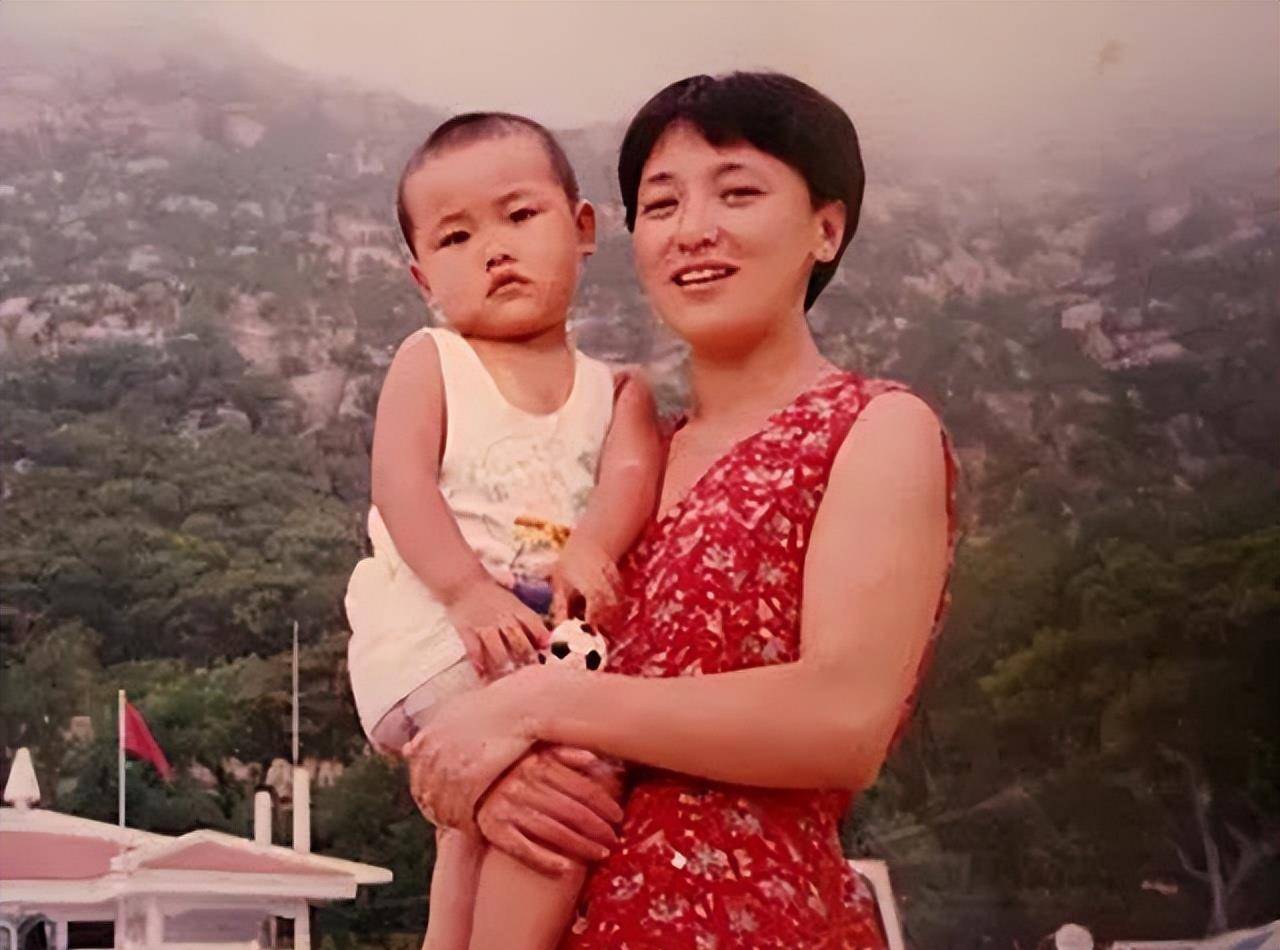 神州七号发射前一晚,翟志刚妻子整晚没合眼:两个星期瘦了6斤_丈夫