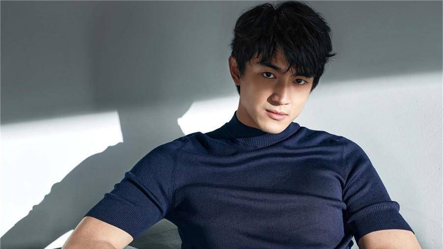 表面上的高冷男神,内心很有趣,这种反差让人喜欢_林更新_男孩子_男生