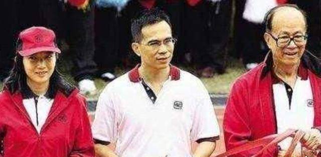 婚礼花400万摆喜酒,为李家改名生下长房长孙_李泽钜_王富信_生活