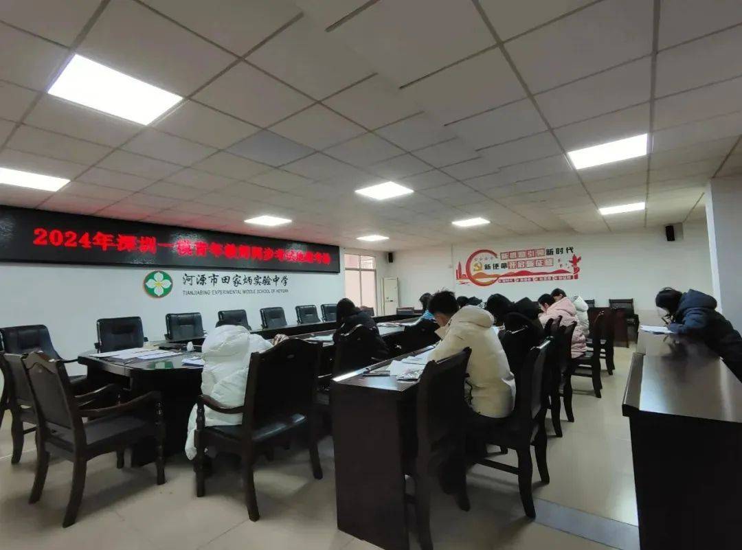 我校青年教师同步参加"深圳一模"考试