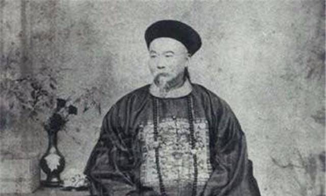 曾国藩的父亲曾麟书一直止步于童生,43岁了依旧没有考中状元,曾竞希