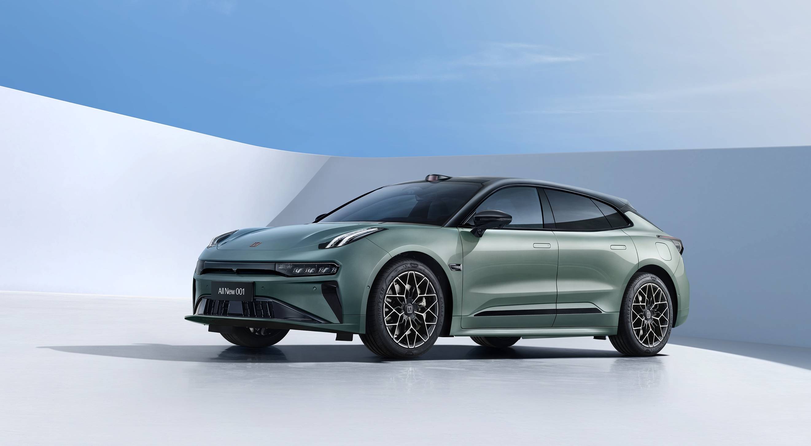 不光向上卷还要向外卷,全新极氪001降价升配26.9万元起售_搜狐汽车_搜