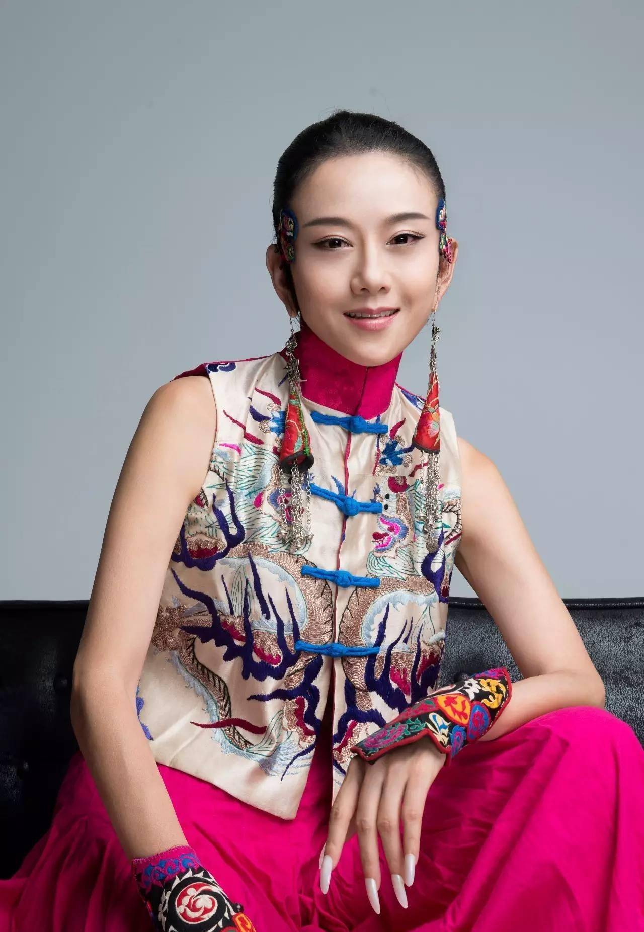 在看完这首自己原创的舞蹈后杨丽萍即感动又震撼,她表示:"如果没有