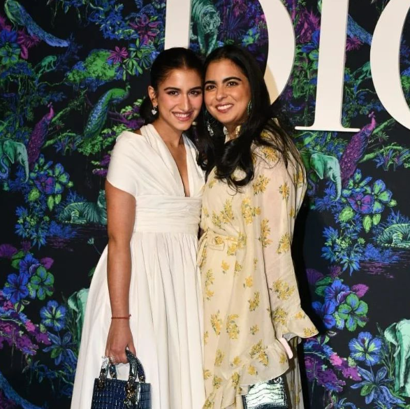 原创亚洲首富小儿子减肥200斤复胖婚前派对花11亿蕾哈娜唱歌比尔盖茨