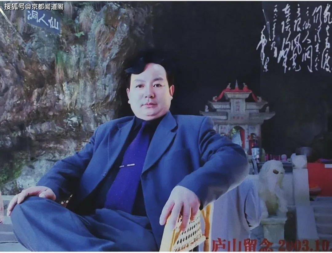 作者简介:吴刚,曾用名吴绪承,湖北监利人,研究生学历,自由撰稿人.