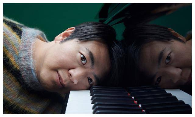 郎朗与吉娜合作录制新专辑,夫妻携手共创美妙音乐,引人入胜.