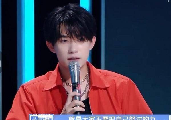 原创少年之名易烊千玺评价引热议称不要把努力看太重要提高审美和标准