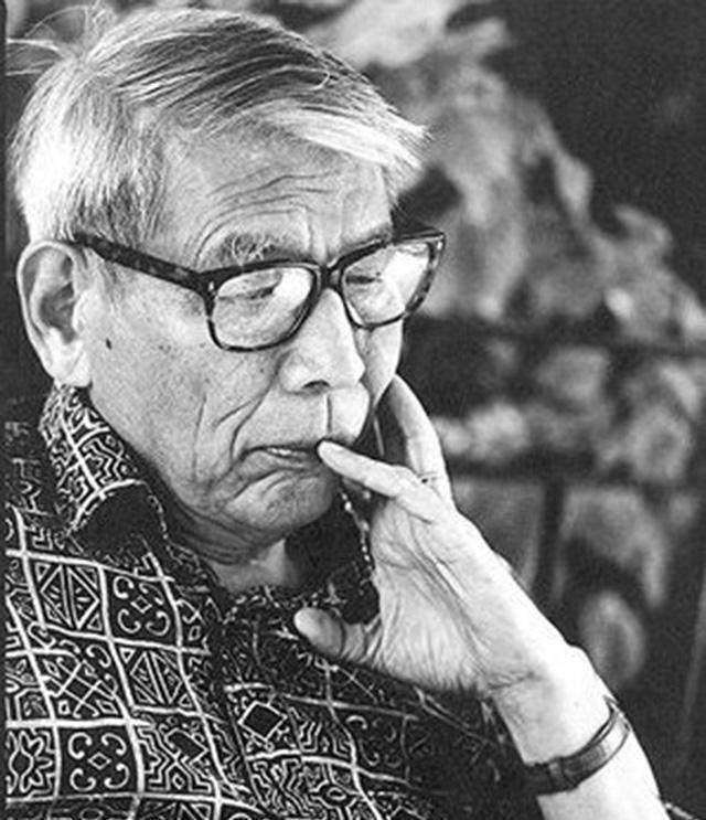 发妻卖嫁妆送他留学,他却移情别恋,功成名就后一去