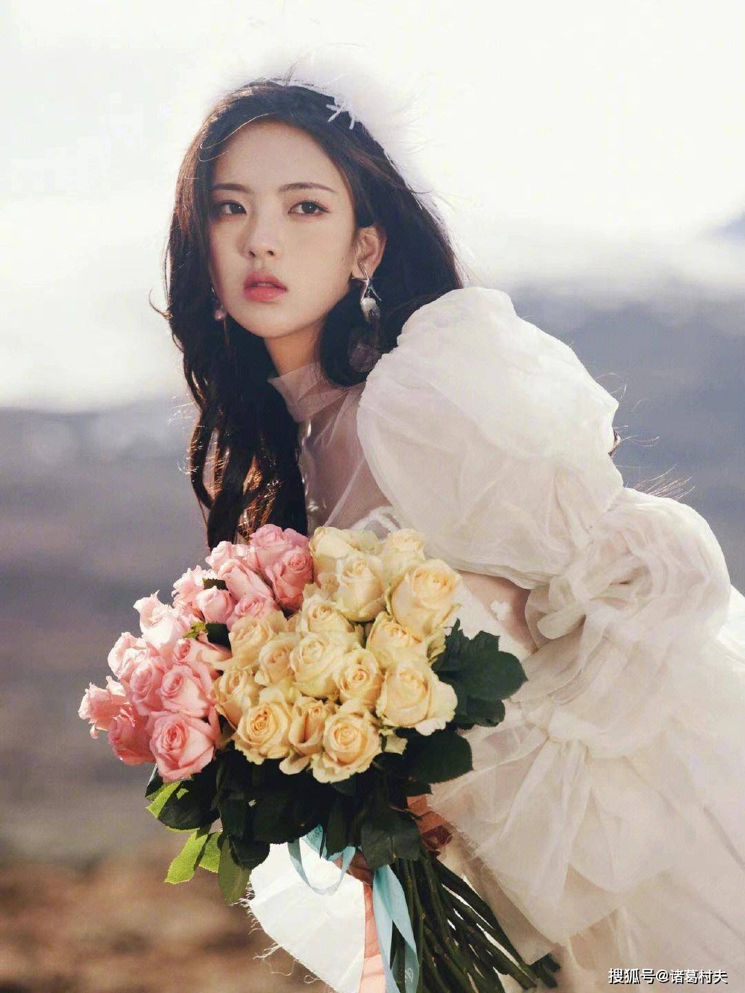 25岁杨超越,饱满性感,越来越有韵味了!_勇气_挑战_身材