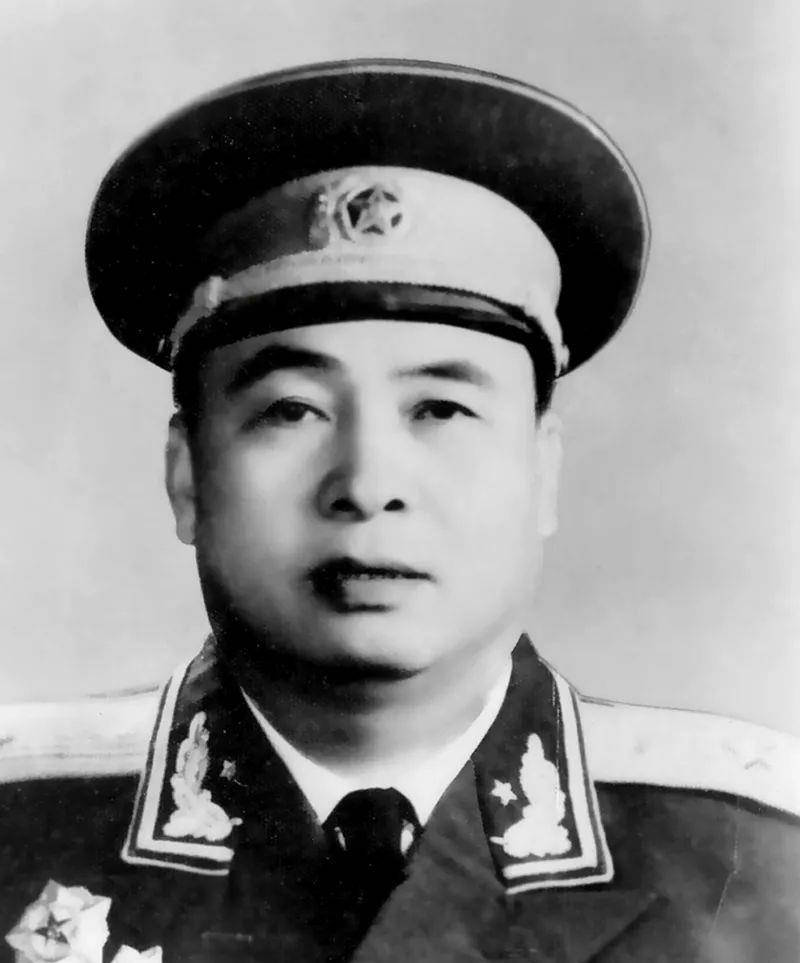 英雄团参谋长突围失败,靠一张通行证恢复自由_梁金华_国民党_部队