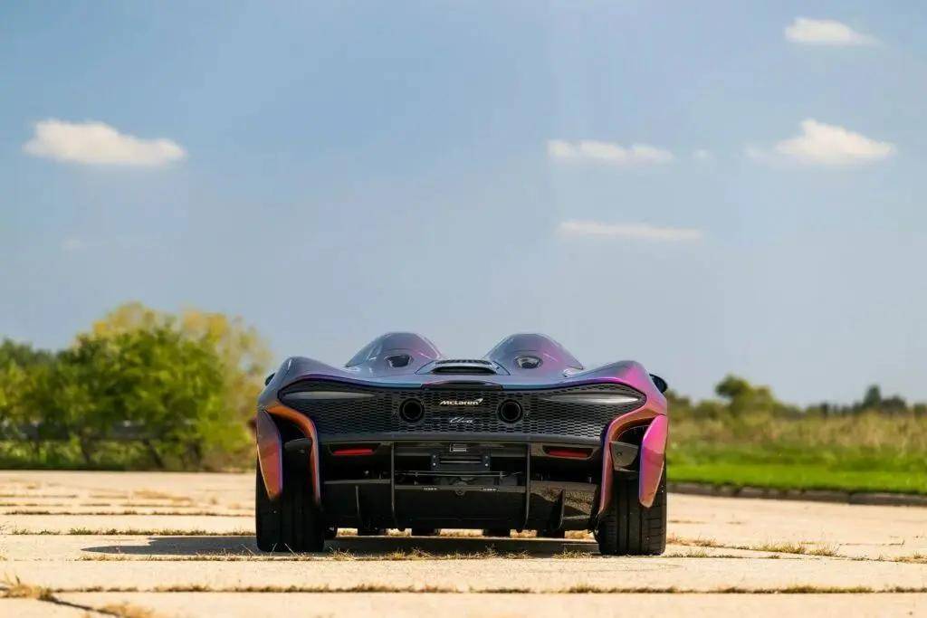 五彩斑斓变色龙?2021年的古怪迈凯伦elva再次现身市场