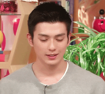 因为父亲的缘故,新田真剑佑从八岁开始学习空手道,长大后也继承了父亲