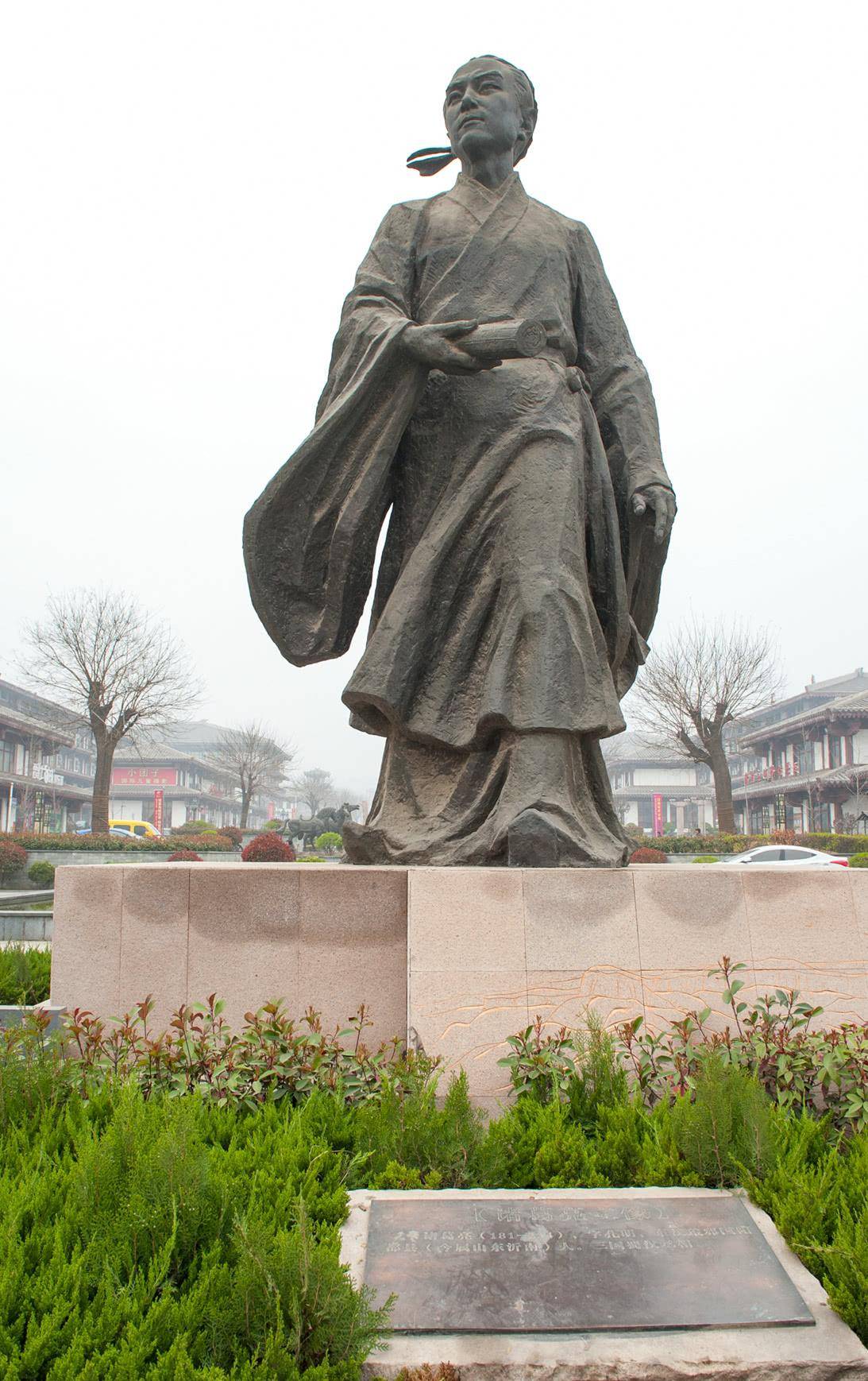 原创诸葛亮到底是哪人河南湖北山东三地相争其中一地建有2个景点