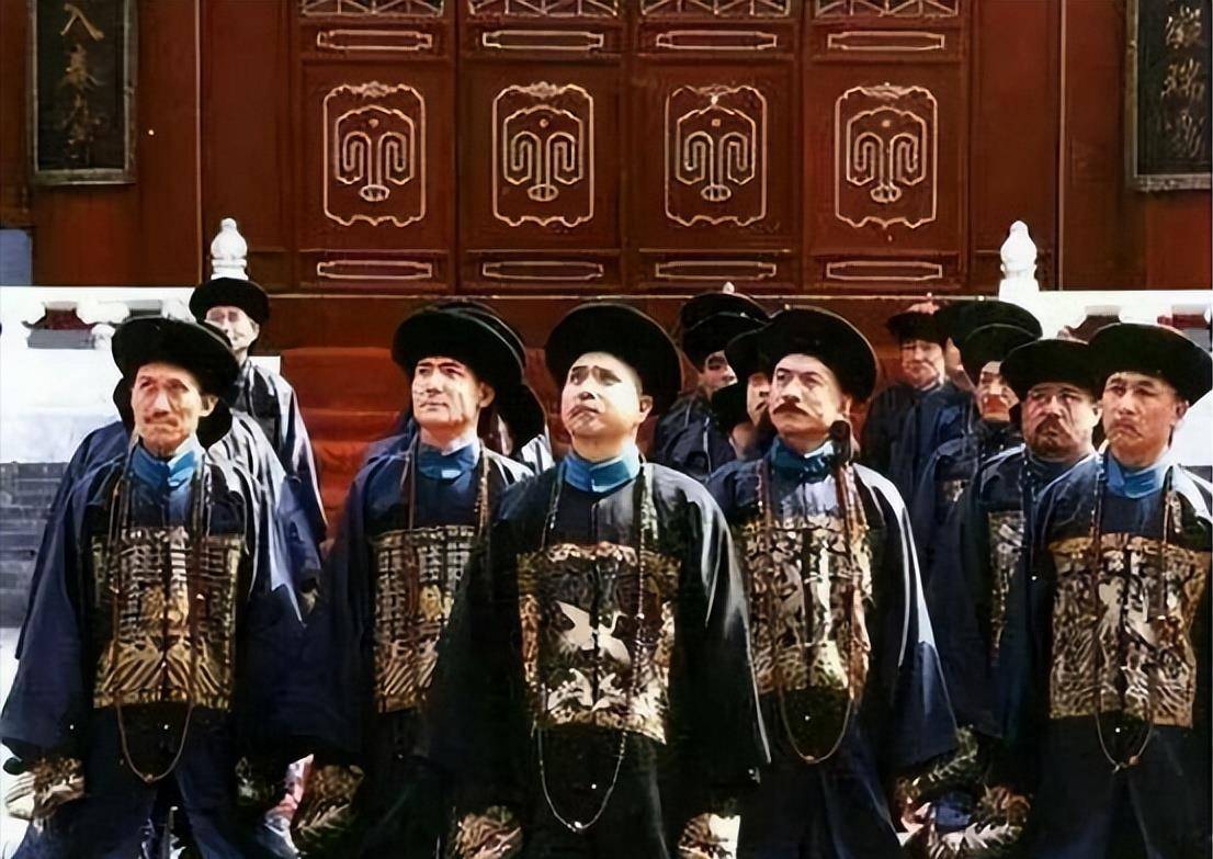 清朝一介穷书生,帮屠户写春联,被王爷看到,十年后成了一品大员_方观承