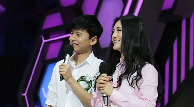 谢娜曾求婚被拒,40岁想靠生儿子稳固婚姻太卑微,张杰有何想法?