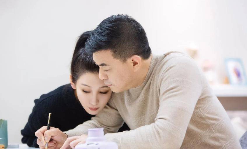 "撒娇女人"秦海璐:狠呛林峰老婆太矫情,娱圈贴钱拍戏第一人_王新军