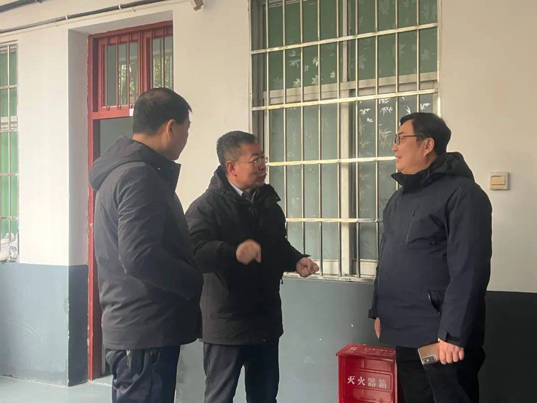 此次县领导的调研指导活动,充分体现了上级领导对罗山衡水高中的重视