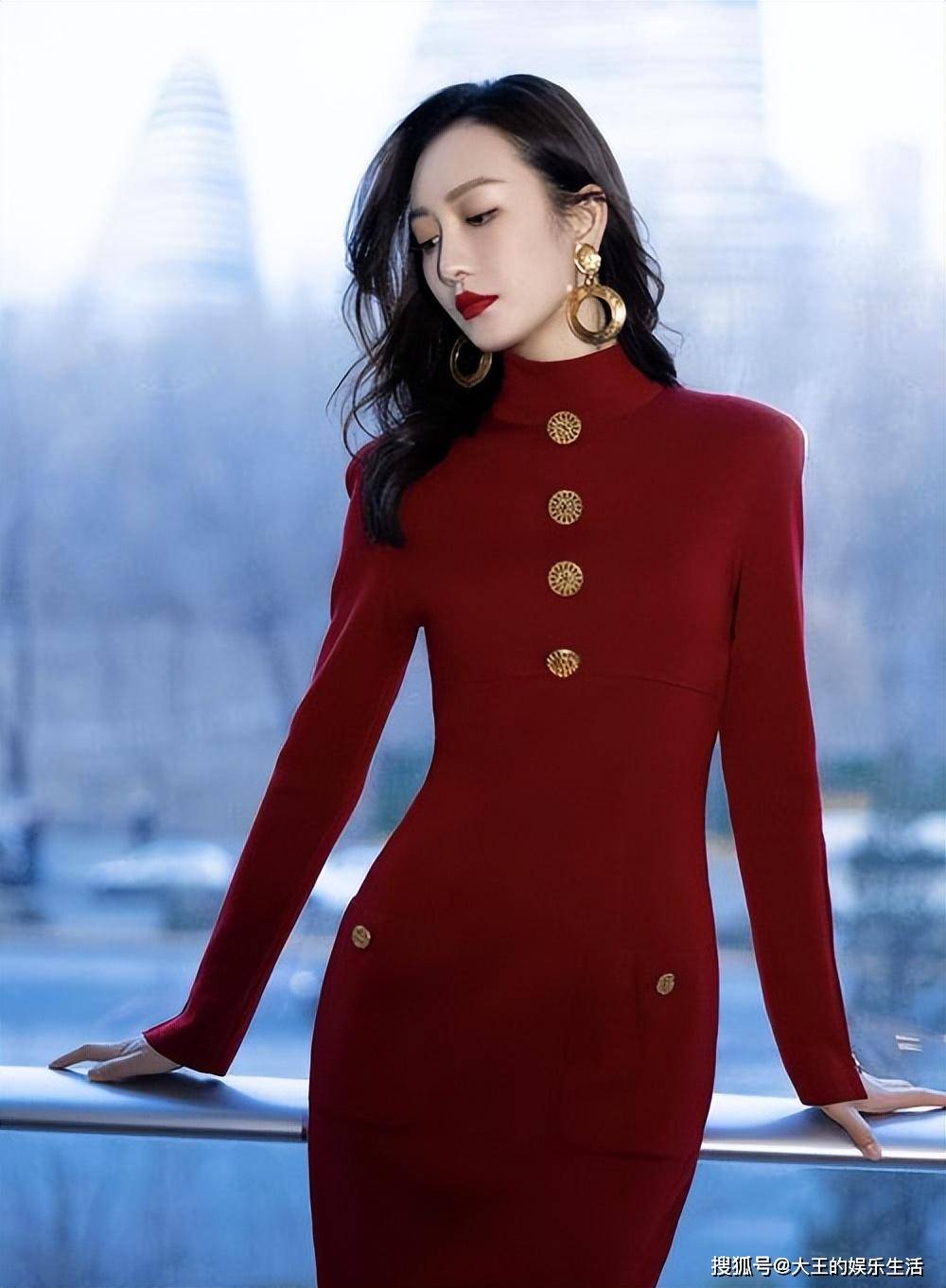 41岁女星王鸥产女后首次公开露面,肉眼可见憔悴了,妈妈味浓郁!