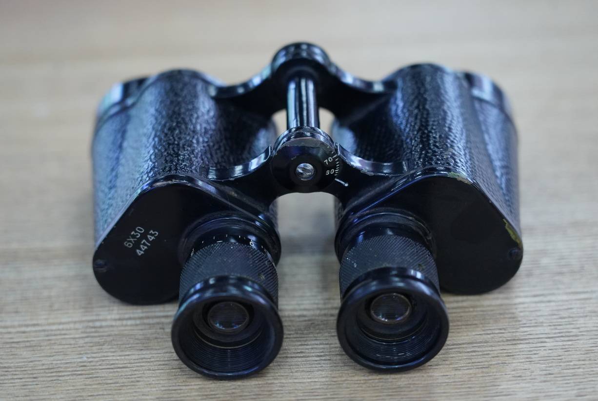 原创沈阳看到几款军用望远镜中正62式八一蔡藏家说玩不动了