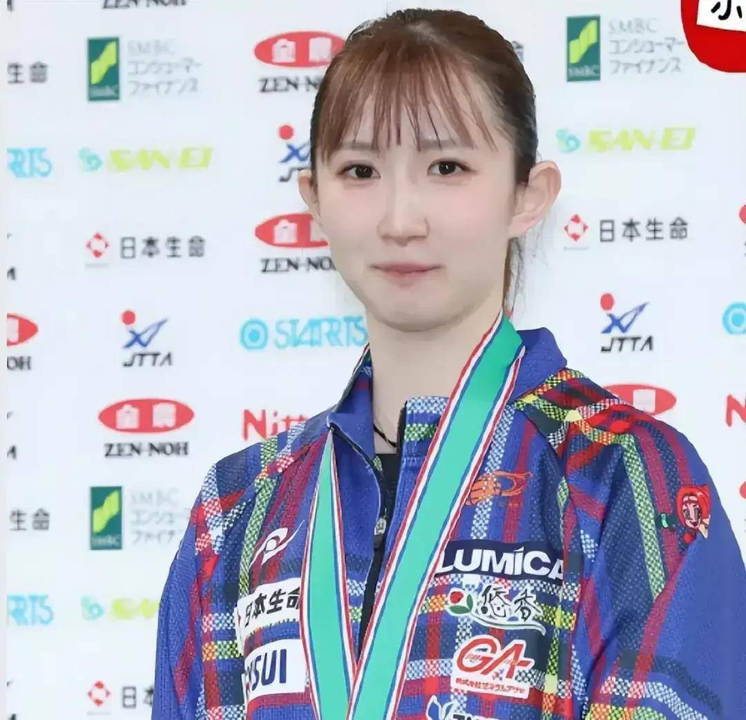 五官立体端正,作为乒乓球运动员,身材黄金比例非常完美,不输很多当红
