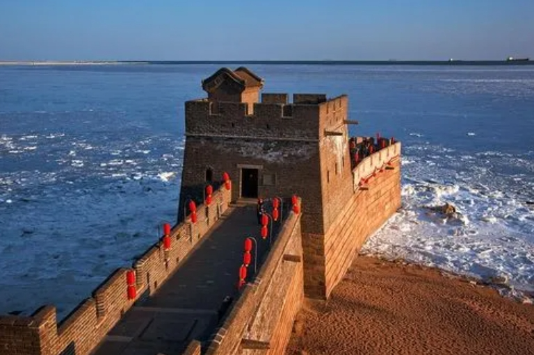 与秦始皇有关,有2200多年的历史_秦皇岛_长城_被称为