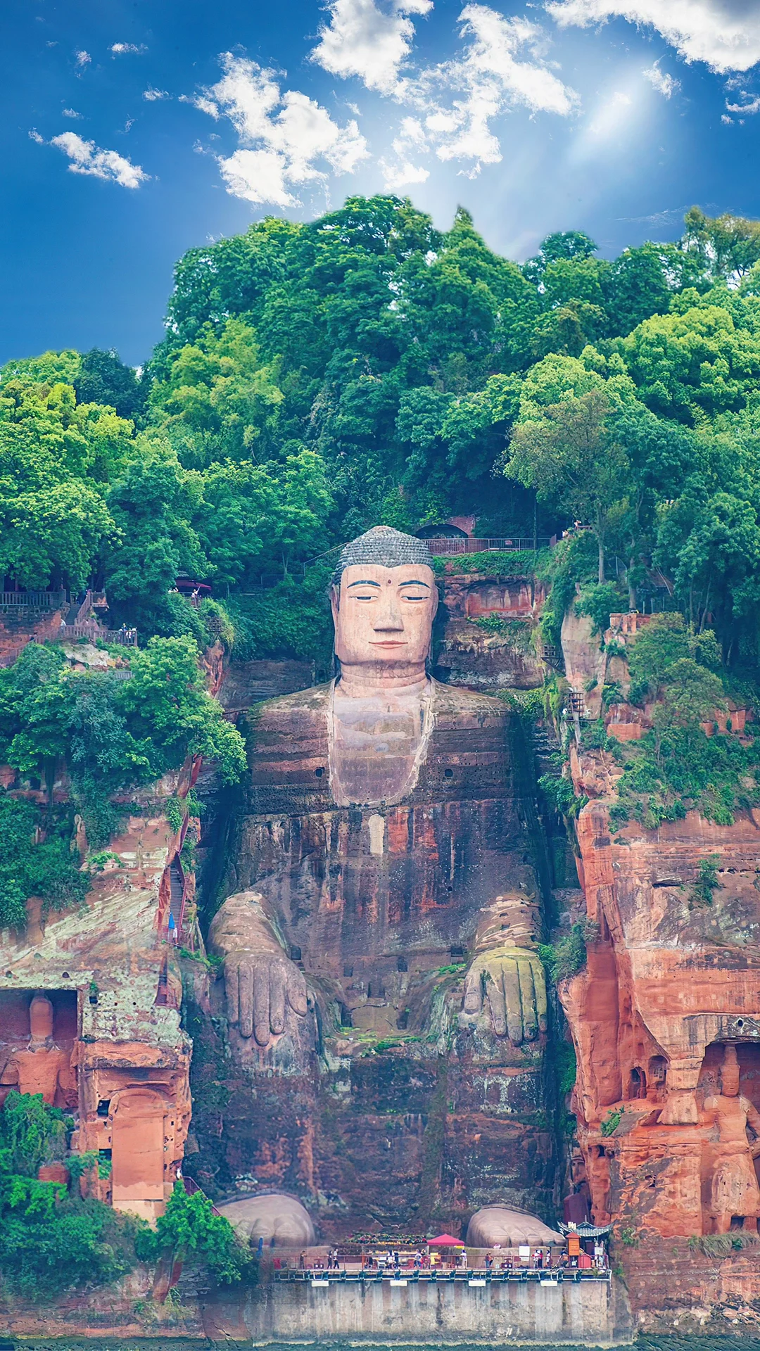 四川乐山大佛像图片