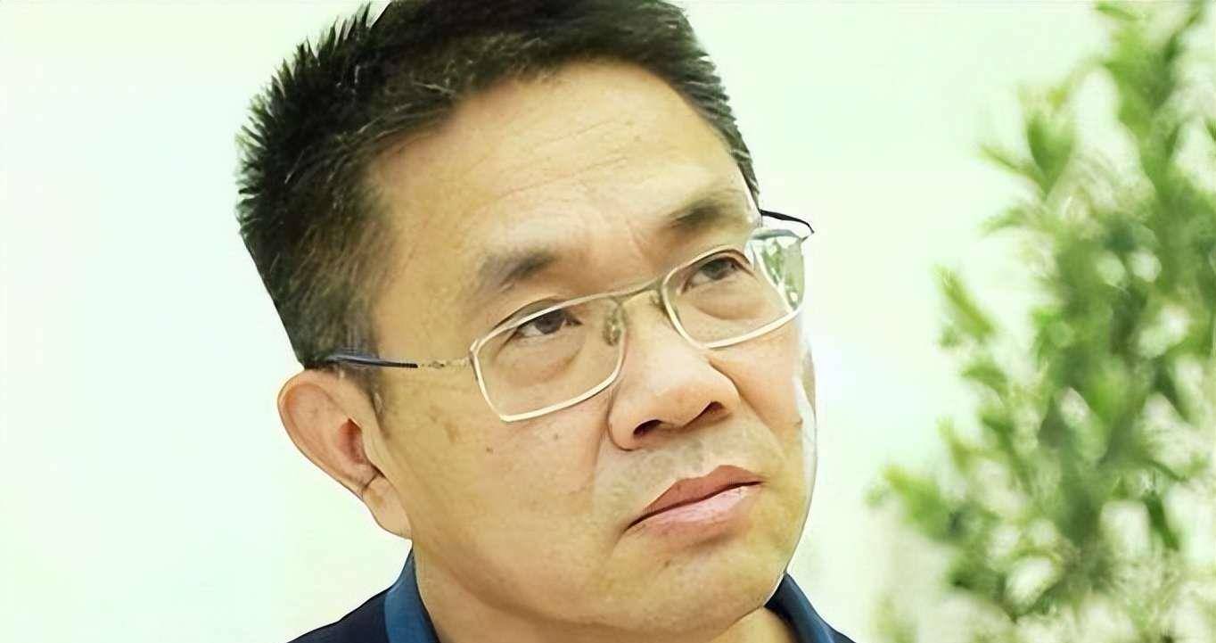 原创北大才子陈生出资2亿建138套别墅无偿送乡亲今却不敢回老家