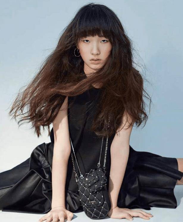 原创小s女儿正式出道许曦文官宣代言照和母亲相似度达999