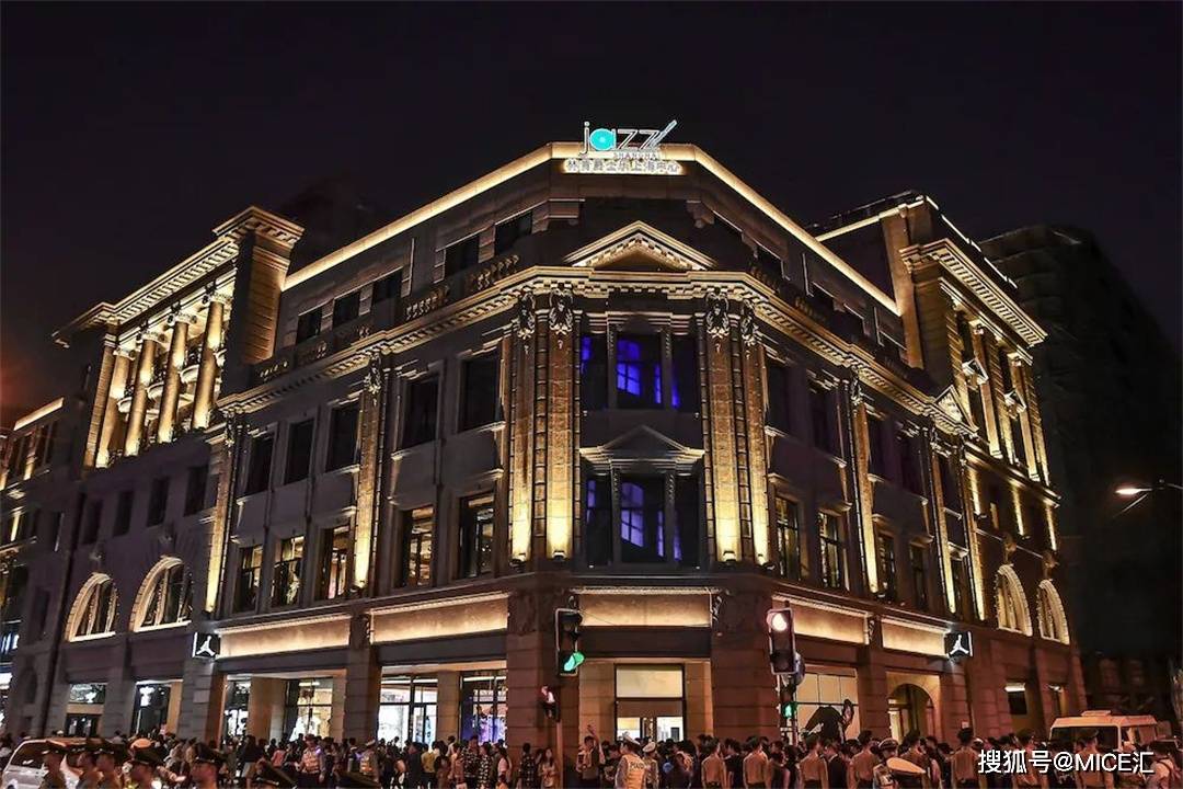 千万别错过本期的介绍,让我们一起走近南京东路最有国际范的文化地标