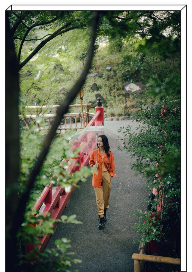 原创下雨天怎么拍照才好看李沁分享独家雨中摄影技巧这样穿搭超a