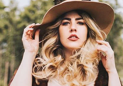 卡莉·斯通_身材_体型