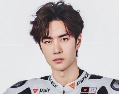 王一博童年照被疯传镜头移到脸部那一刻颜值不是一般的高