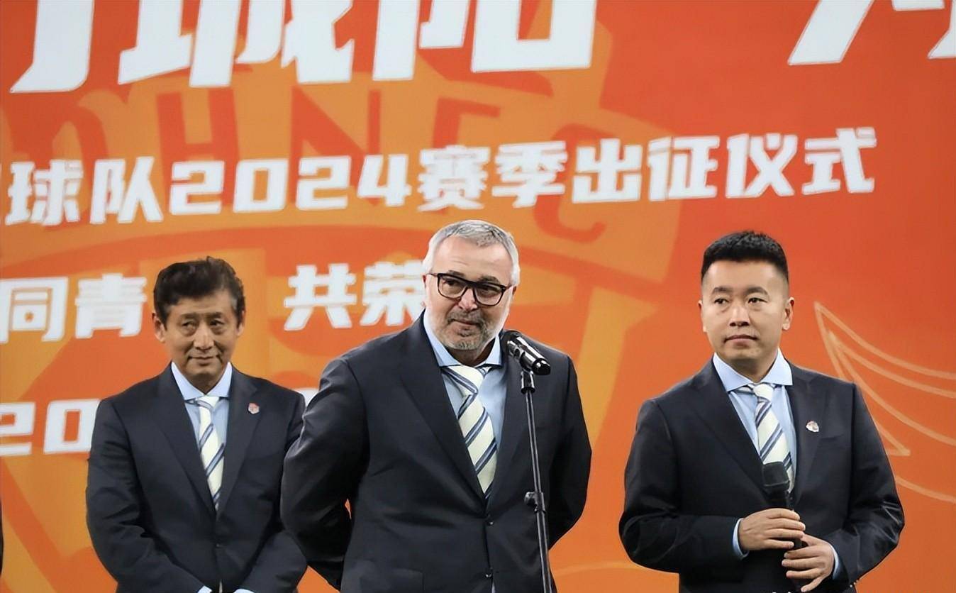 原创勇闯上海滩青岛西海岸首个中超客场远征球迷不仅免票还能补贴