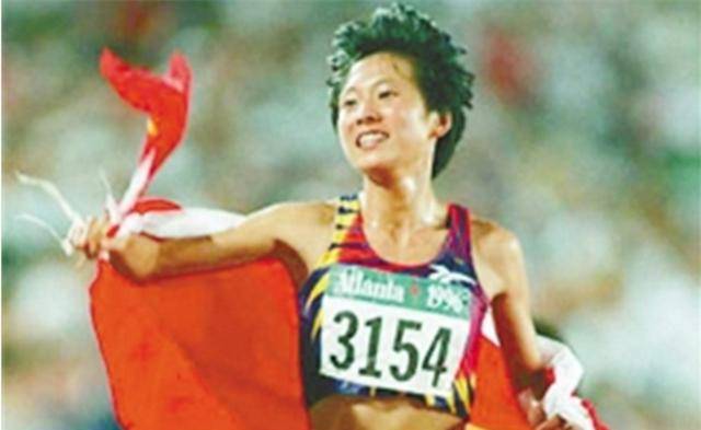 东方神鹿王军霞:3婚3离,定居美国,让前夫孩子叫现任"爸爸"