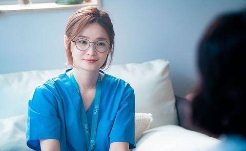 原创她一部剧就爆红连曹承佑都尊敬与圈外老公神秘结婚8年