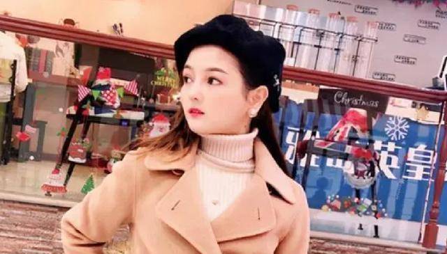 原创1米3袖珍女孩黄韵怡供弟上学放弃治疗如今已年入百万